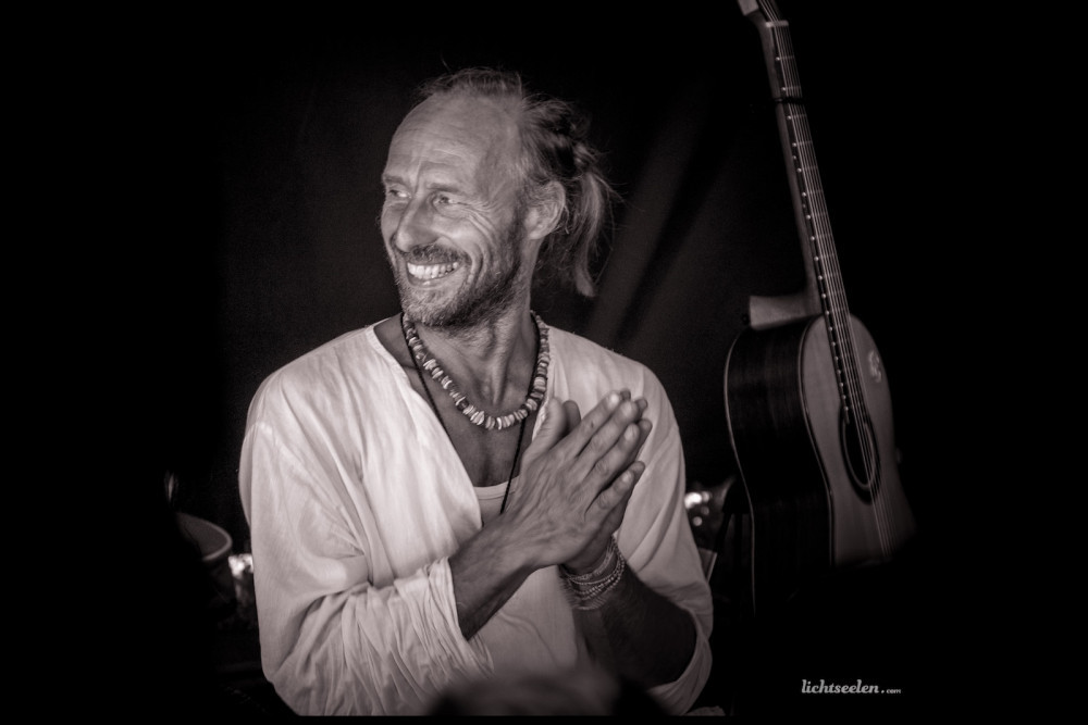 Joachim Böttcher & Friends of Kirtan